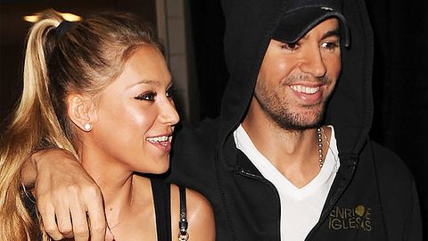 Tennischi Anna Kurnikova qo‘shiqchi Enrike Iglesiasga egizak farzandlar tug‘ib berdi