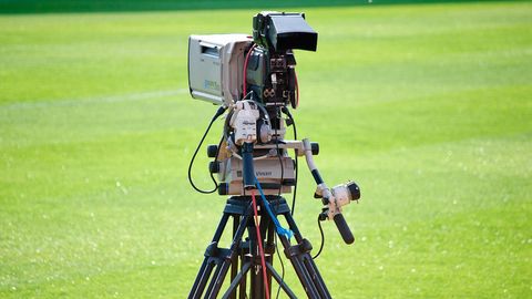 Super Liganing barcha o‘yinlari jonli ko‘rsatilishi mumkin. O‘FF Sport-TV va UzReport bilan kelishuvga erishgan