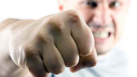 Quyi chirchiqlik shaxs o‘zaro janjal vaqtida fuqaroga og‘ir tan jarohati yetkazdi