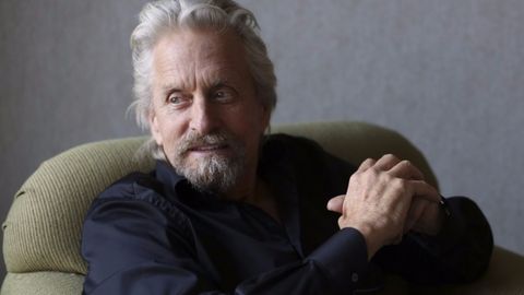 Майкл Дуглас олдиндан тегажоғлик ҳақидаги айбловни рад этди