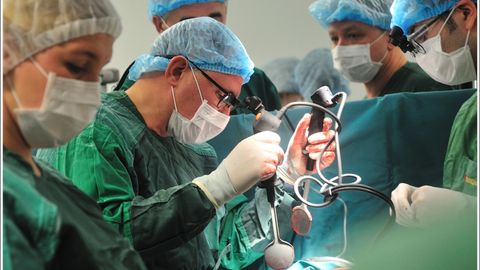 Xorijdagi taniqli o‘zbekistonlik kardiojarroh Qalandar Bobojonov O‘zbekistonga qaytdi