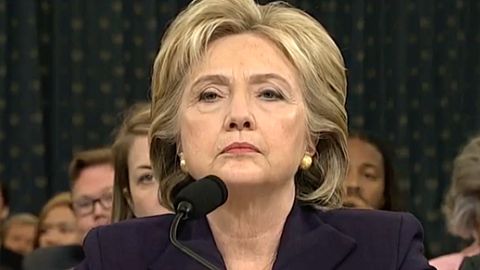 Hillari Klinton Trampni irqchilikda aybladi