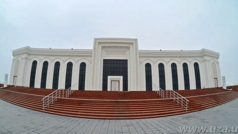 Farg‘onadagi Teatr-konsert saroyi: Islom Karimov “Farg‘ona tong otguncha” qo‘shig‘ini shu yerda eshitish orzusida edi