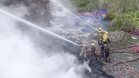 Hindiston poytaxtidagi fabrikada ro‘y bergan yong‘inda 17 kishi halok bo‘ldi
