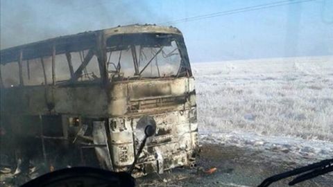 Aqto‘bedagi avtobusning yonib ketishiga kavshar lampa sabab bo‘lgan