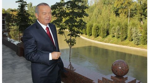 Ўзбекистонда мобил алоқадан илк бор Ислом Каримов фойдаланган