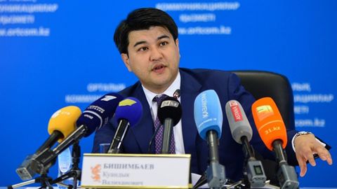 Қозоғистоннинг собиқ иқтисодиёт вазири судда Назарбоевдан кечирим сўради