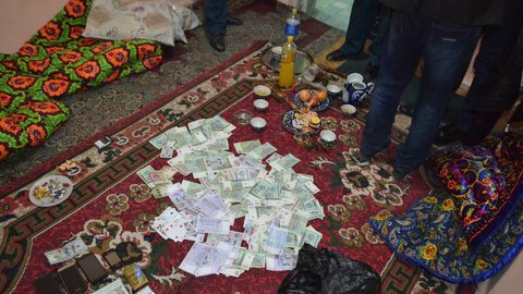 Buxoroda qimorbozlar qo‘lga olindi. Ular orasida andijonlik “mehmonlar” ham bor