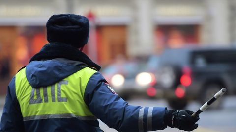 Уйига тезроқ етиб олишга қарор қилган петербурглик қиз машинани олиб қочди