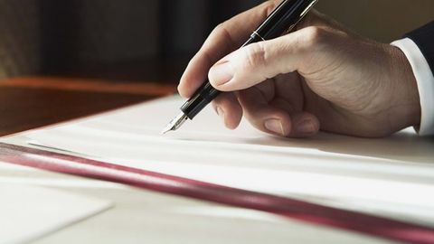 Shavkat Mirziyoyev “Mamlakat iqtisodiyotining tarmoqlarini talab yuqori bo‘lgan mahsulot va xomashyo turlari bilan barqaror ta’minlash chora-tadbirlari to‘g‘risida” qaror imzoladi