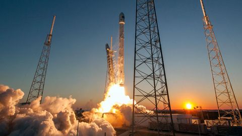 SpaceX AQShning maxfiy sun’iy yo‘ldoshi o‘rnatilgan raketa tashuvchini uchirdi