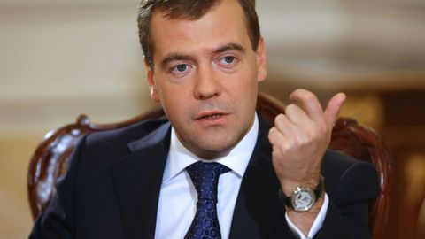 Medvedev sigaret qoldiqlarini mashina oynasidan tashlashni taqiqladi