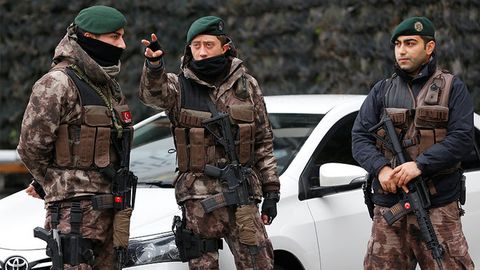 Turkiyada maktab o‘quvchilarini olib ketayotgan avtobus halokatga uchradi. 11 kishi halok bo‘ldi