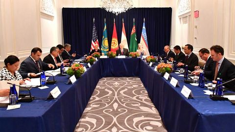 АҚШ Марказий Осиёда «C5+1» форматида учрашув ўтказишни режалаштирмоқда