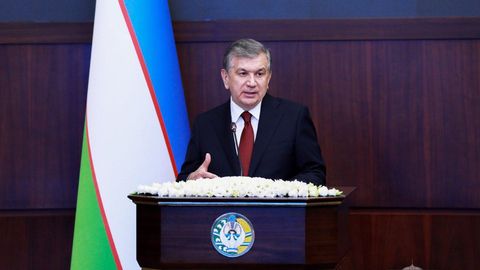 Шавкат Мирзиёев инвестиция дастурларини шакллантиришнинг янги тартибига бағишланган видеоселектор йиғилишини ўтказди