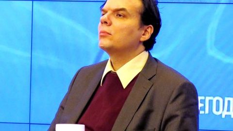 Rossiyalik ekspert: Shavkat Mirziyoyev O‘zbekiston manfaatlarini ko‘zlab oqimga qarshi bormoqda