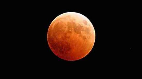 31-yanvar kuni Yer aholisi moviy superoyning shafaq rangda tutilishini ko‘rishi mumkin