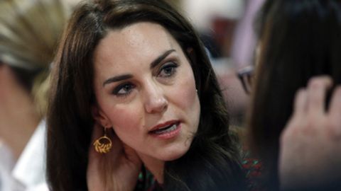 Keyt Middlton sochini kesib, xasta bolalarga xayriya qildi