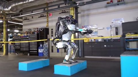 Video: Robotlar 2017-yilda nimani o‘rgandi?