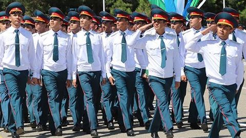 Ichki ishlar organlari xodimlarini mukofotlash va ularning maoshidan pul ushlab qolish mezonlari tasdiqlandi