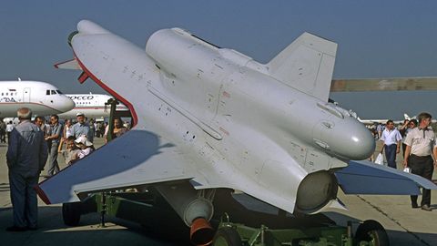 Rossiyada tovushdan tez uchuvchisiz jangovar uchish qurilmasi ishlab chiqiladi