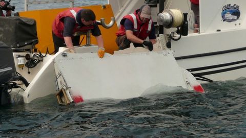 Малайзия самолётини қидиришда иштирок этаётган АҚШ кемаси уч суткага ғойиб бўлди