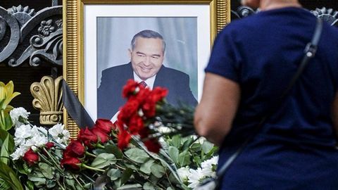 Суд Москвада Ислом Каримов ҳайкалини ўрнатиш ҳақидаги референдумни бекор қилди