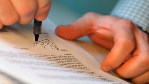 Navoiyda mahalla sirtqi ta’lim olish uchun hujjatlarni soxtalashtirgan shaxslarga kafillik berdi