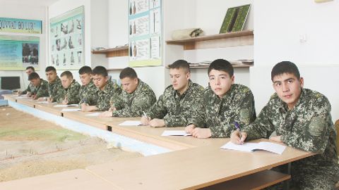 Mudofaa ishlari tizimida ishonch telefon raqamlari joriy etildi