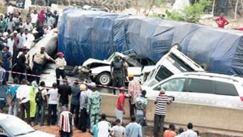 Nigeriyada avtobus yuk mashinasi bilan to‘qnashib ketdi: 22 bola halok bo‘ldi