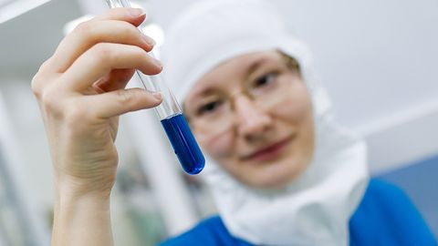 АҚШлик олимлар сувдан водород ажратиб олишнинг самарали усулини яратди