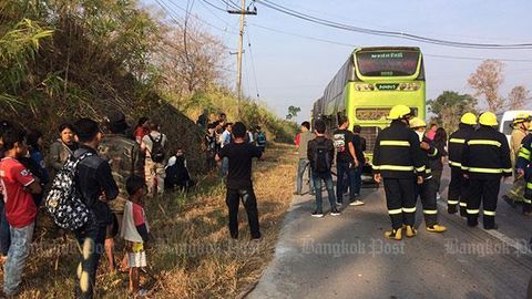 Таиландда автобус ҳайдовчиси 50 йўловчини қутқарди, бироқ ўзи ҳалок бўлди