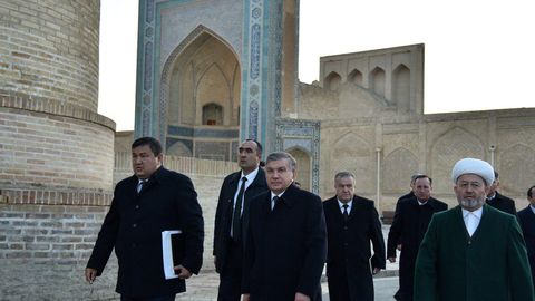 Shavkat Mirziyoyev Buxoroda turizm sohasida amalga oshirilayotgan ishlar bilan tanishdi