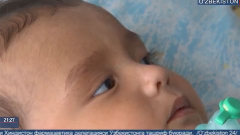 Video: Tanasidan 16 igna topilgan Azizbekning ahvoli kundan-kunga yaxshilanmoqda