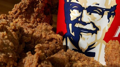 KFC товуғисиз қолган британиялик фуқаро вазиятни қиёмат кунига қиёслади