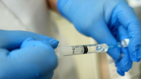 Hindistonlik erkak o‘zini shifokor deb ko‘rsatib, o‘nlab bemorlarga OITV yuqtirdi