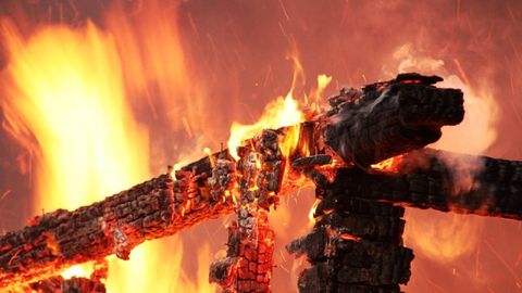 O‘rtachirchiqda yuz bergan yong‘inda 32 yoshli ayol va uning ikki farzandi halok bo‘ldi