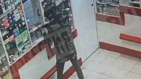 To‘pponchali Betmen Moskvada dorixonani o‘mardi (video)