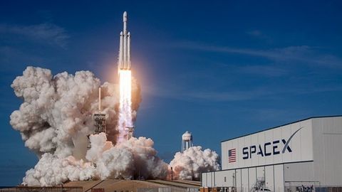 SpaceX Ispaniya sun’iy yo‘ldoshining uchirilishini kechiktirdi
