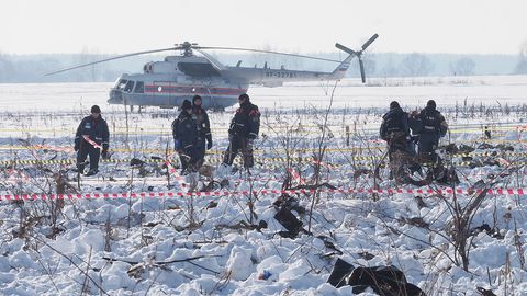 An-148 samolyoti qulagan joyda 800 ga yaqin jasad bo‘lagi topildi