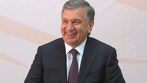 Шавкат Мирзиёев ирригатор бўлмаганида, шоир бўларди (видео)