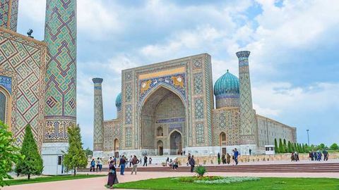 Fransiyadagi sayyohlik kompaniyalari rahbarlari maxsus reys orqali Samarqandga keldi