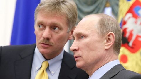 Vladimir Putin ba’zan o‘z matbuot kotibi Dmitriy Peskovni tushunmasligini tan oldi