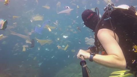 Video: Bali yaqinidagi “plastik chiqindilar dengizi”