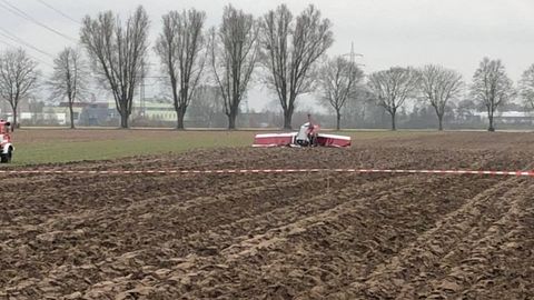 Germaniyada yengil motorli samolyot qulashi oqibatida 2 kishi halok bo‘ldi