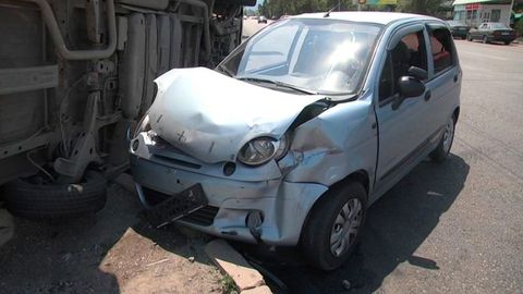 O‘rta Chirchiqda “KamAZ” yo‘lovchini urib yubordi. U voqea joyida vafot etgan