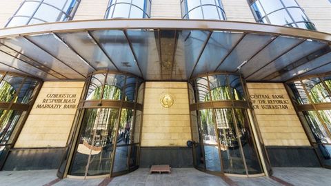 O‘zbekistonda 1-apreldan boshlab plastik kartadagi xorijiy valyutani naqd shaklda yechib olish mumkin bo‘ladi