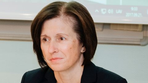 Латвияда мамлакат солиқ хизмати раҳбари уйида ўлик ҳолда топилди