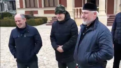Чеченистонда Рамзан Қодировнинг федерал қидирувдаги жиноятчи билан учрашуви ҳақидаги хабарларга жавоб қилишди