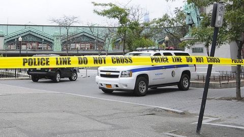 AQShda restoran binosiga bekinib olgan qurollangan shaxs otib tashlandi